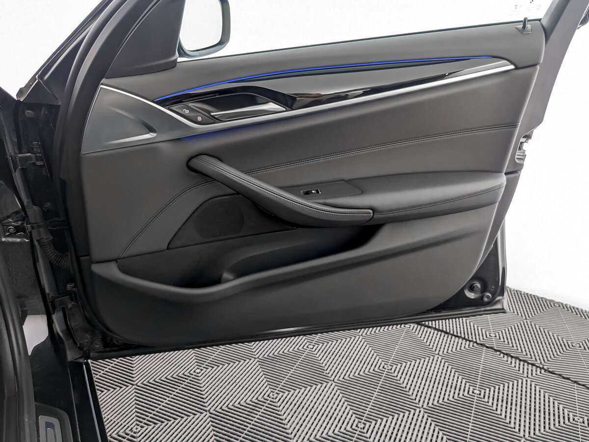 BMW 5 серии 2019 года с пробегом. Фото: #22