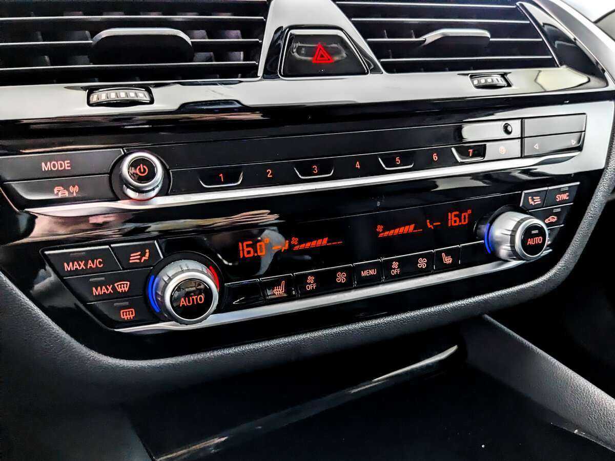 BMW 5 серии 2019 года с пробегом. Фото: #24