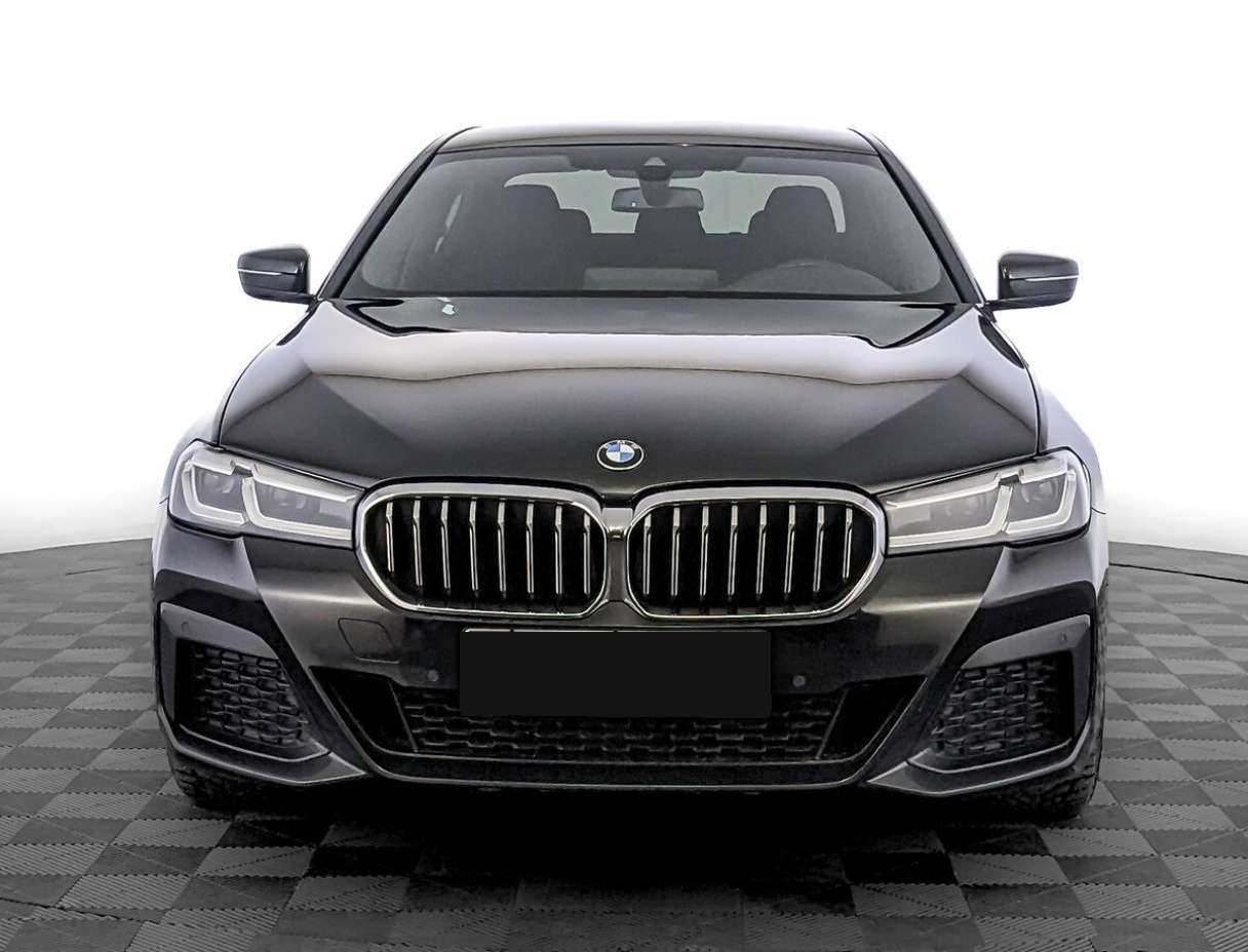 BMW 5 серии 2021 года с пробегом. Фото: #1