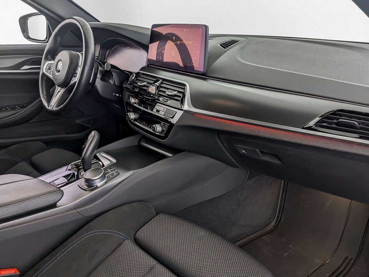 BMW 5 серии 2021 года с пробегом. Фото: #8