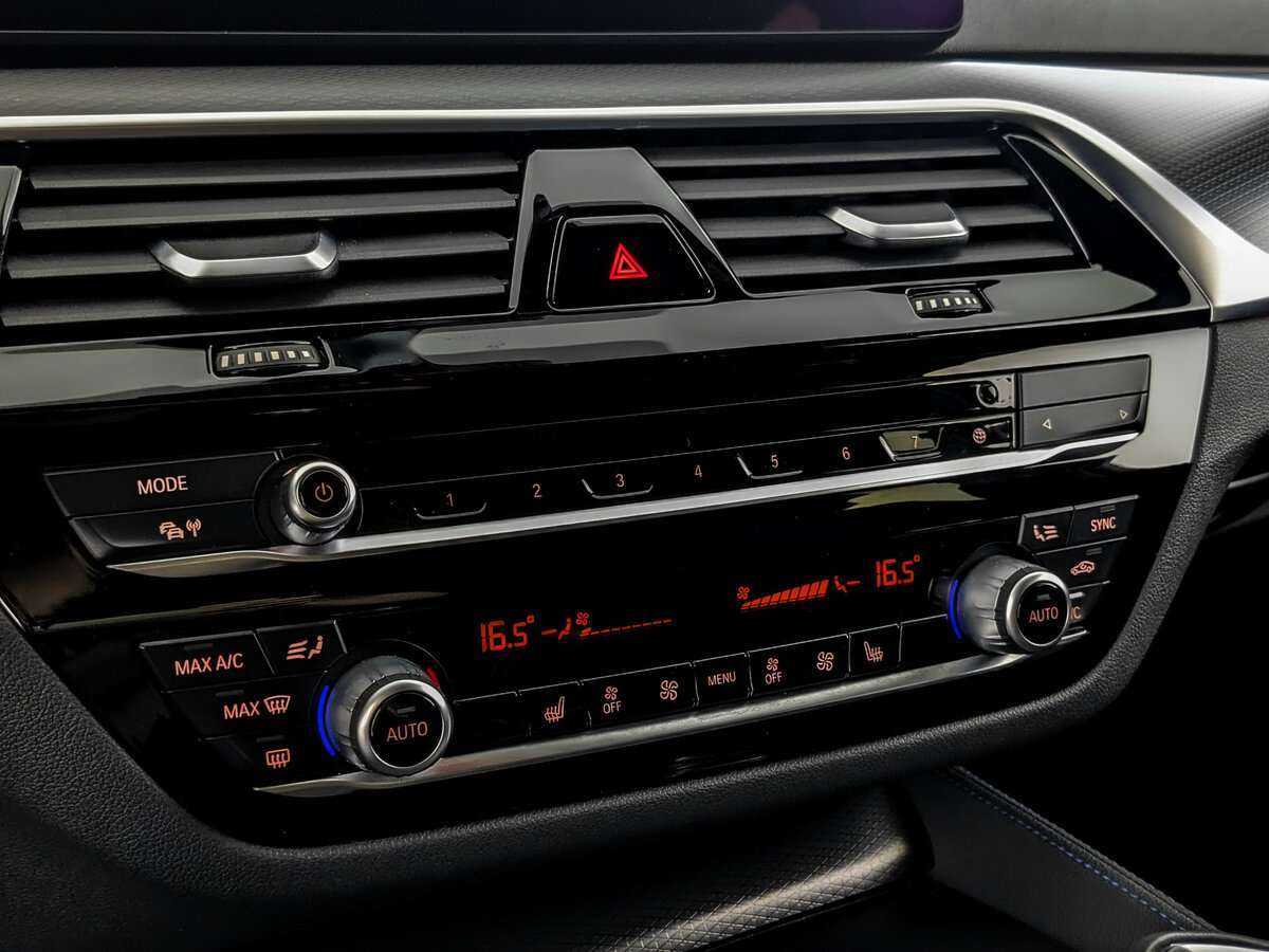 BMW 5 серии 2021 года с пробегом. Фото: #17