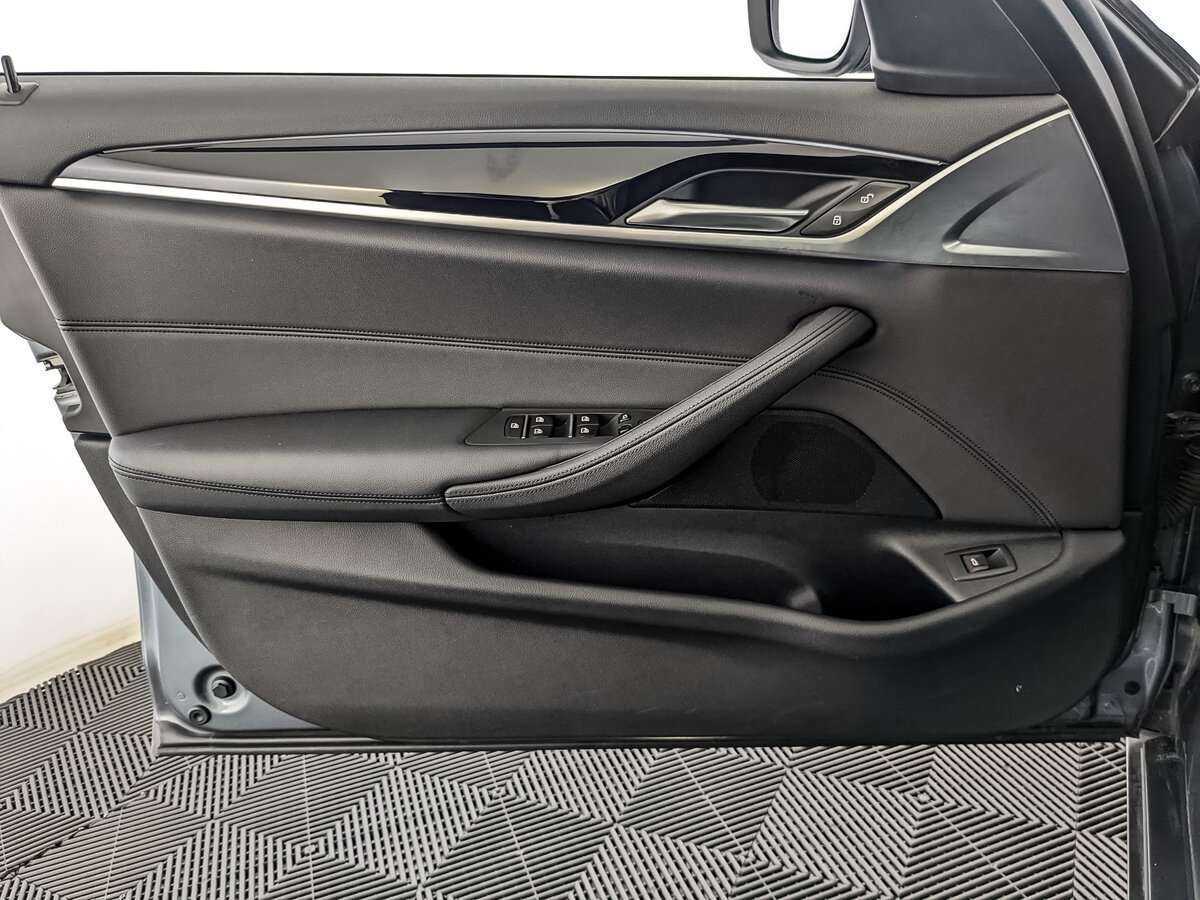 BMW 5 серии 2020 года с пробегом. Фото: #14