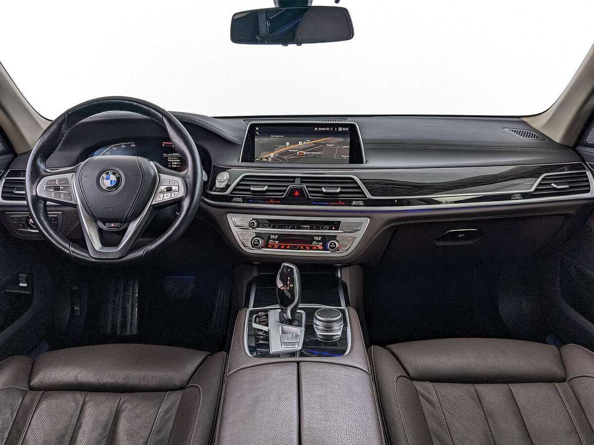 BMW 7 серии 2019 года с пробегом. Фото: #9