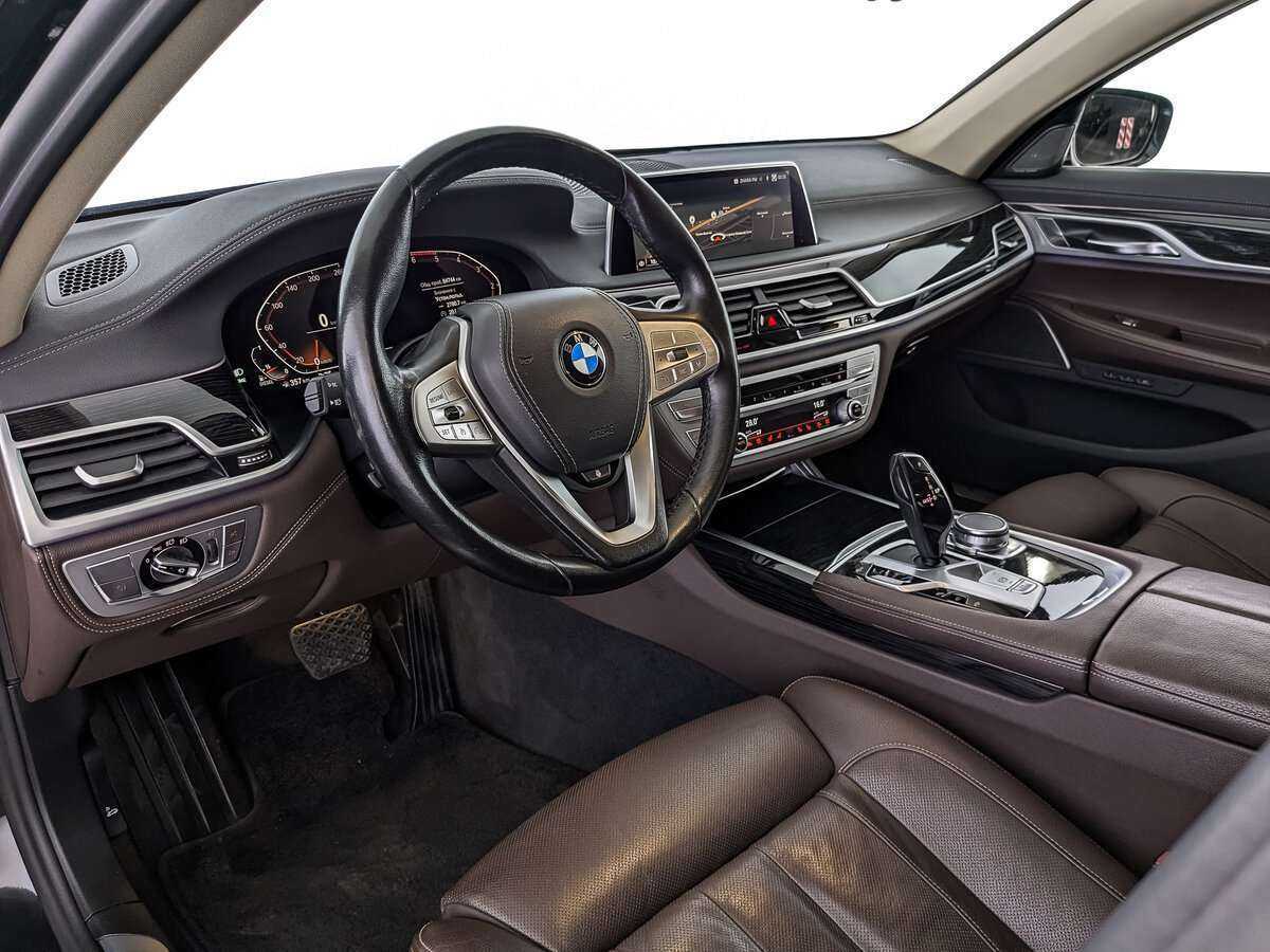 BMW 7 серии 2019 года с пробегом. Фото: #10