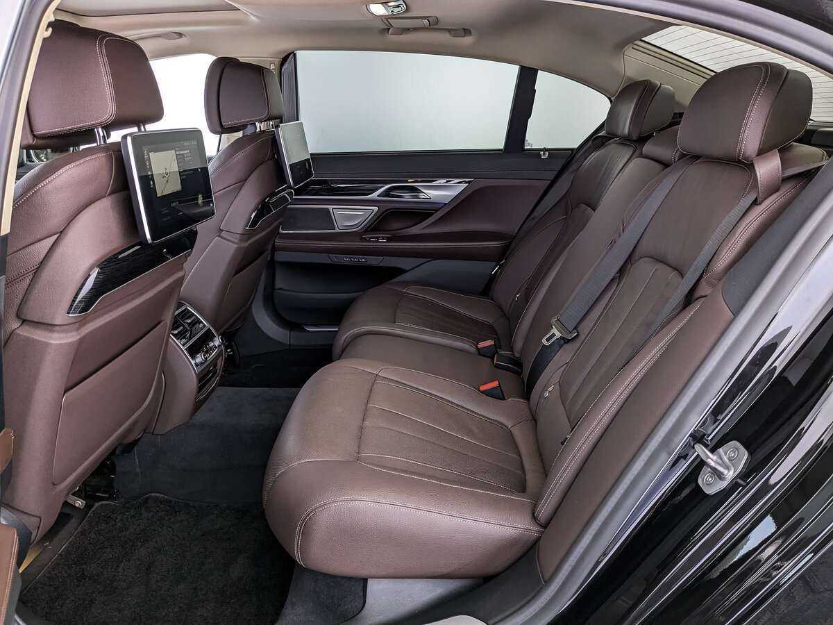 BMW 7 серии 2019 года с пробегом. Фото: #11