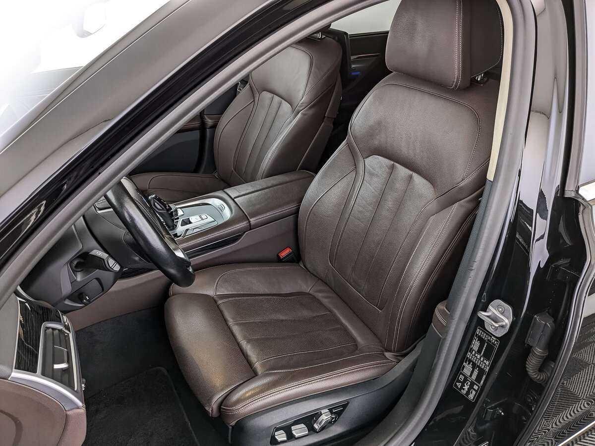 BMW 7 серии 2019 года с пробегом. Фото: #13