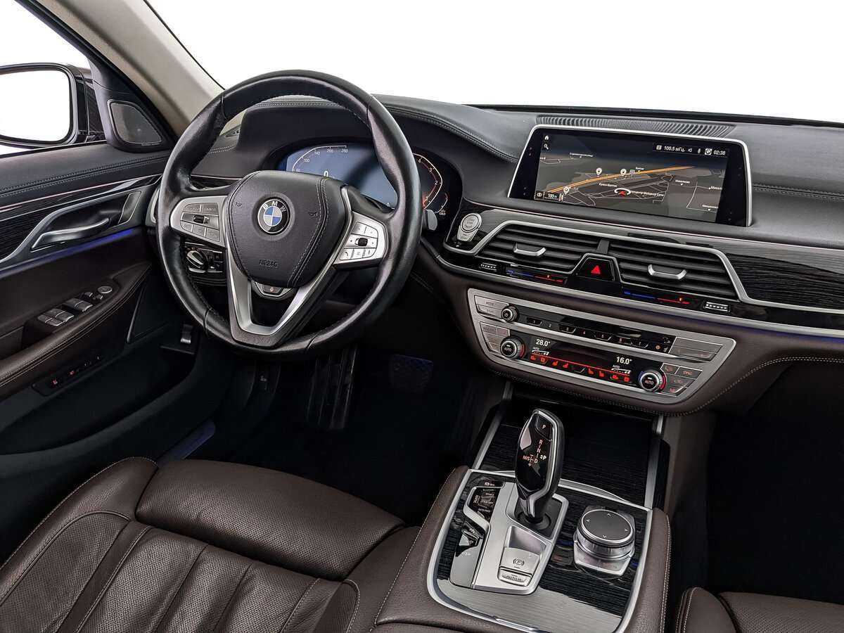 BMW 7 серии 2019 года с пробегом. Фото: #14