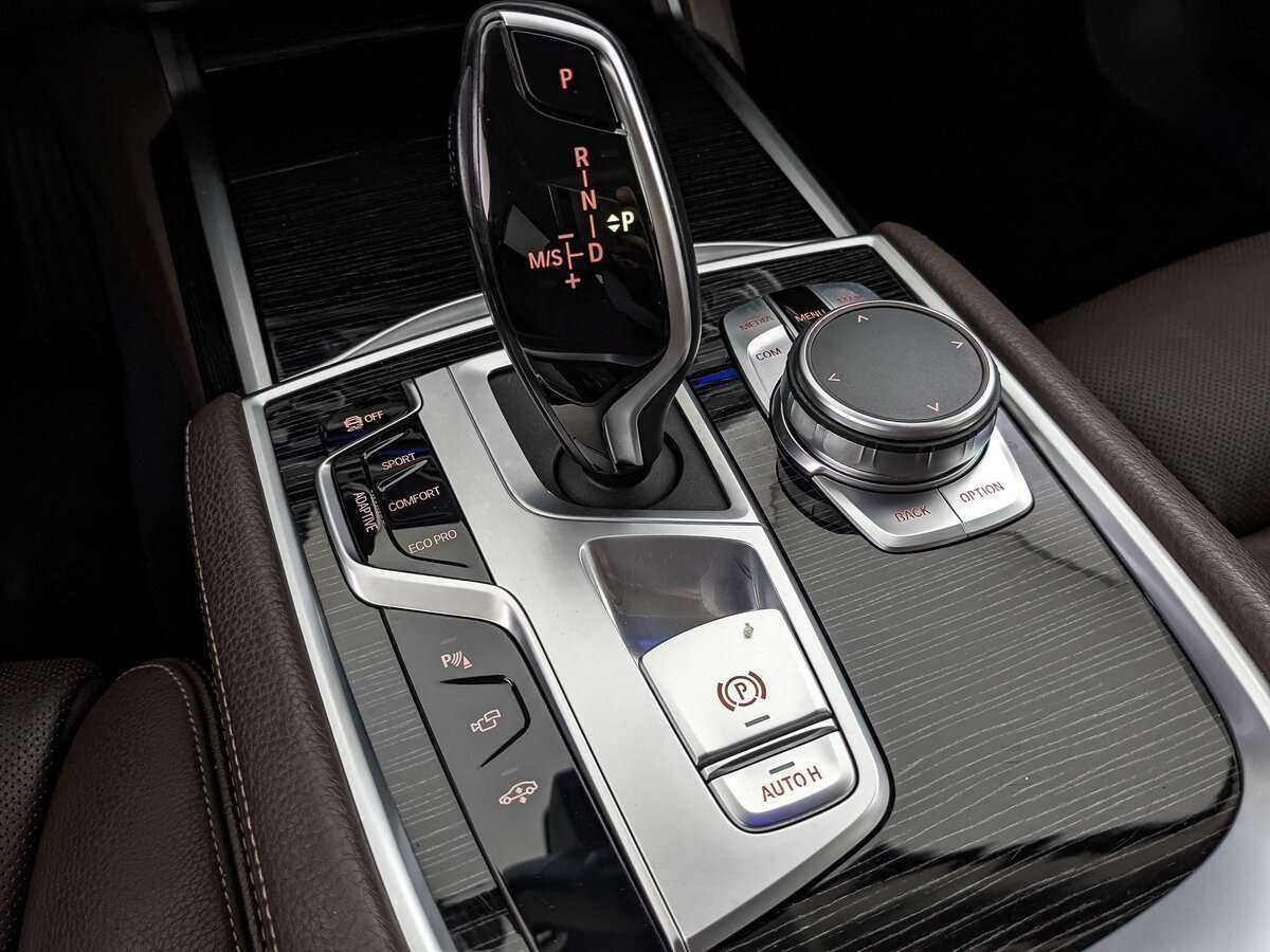 BMW 7 серии 2019 года с пробегом. Фото: #20