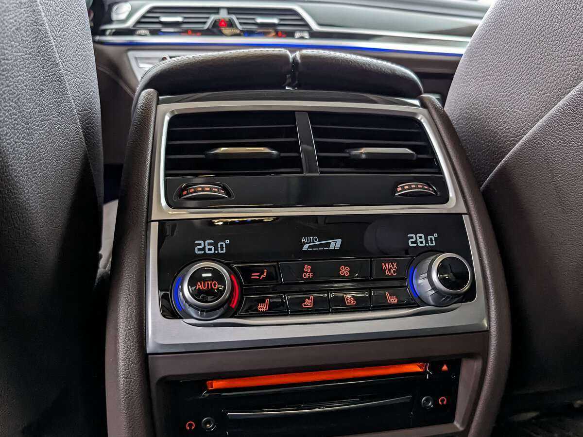 BMW 7 серии 2019 года с пробегом. Фото: #21