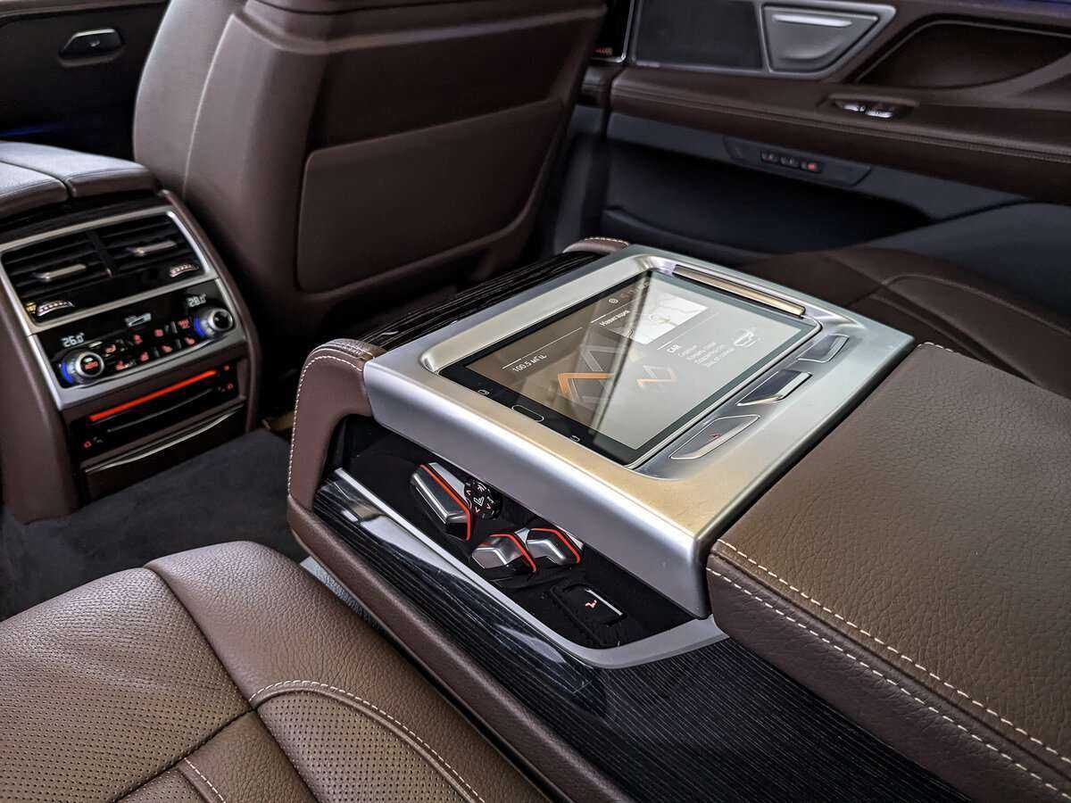 BMW 7 серии 2019 года с пробегом. Фото: #22