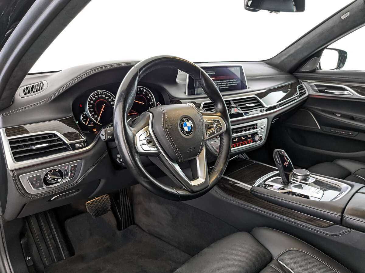 BMW 7 серии 2019 года с пробегом. Фото: #10