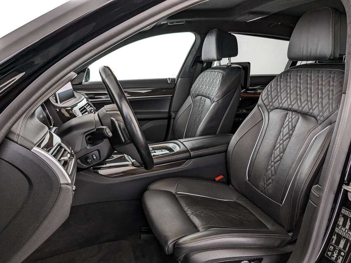 BMW 7 серии 2019 года с пробегом. Фото: #14