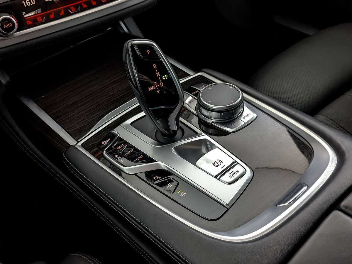 BMW 7 серии 2019 года с пробегом. Фото: #15