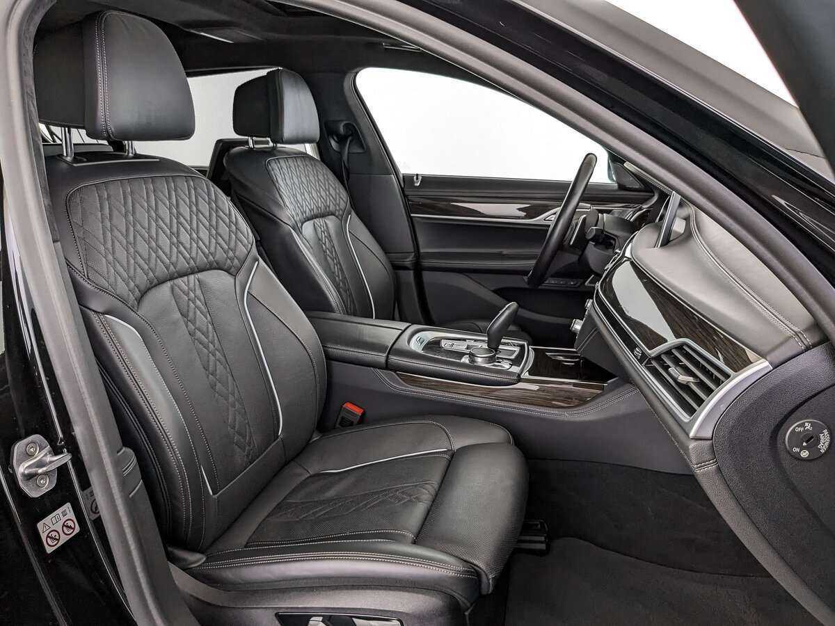 BMW 7 серии 2019 года с пробегом. Фото: #18