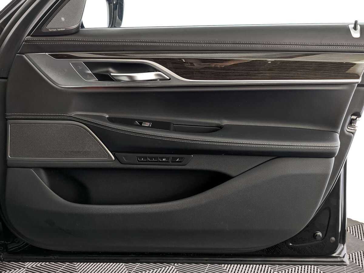 BMW 7 серии 2019 года с пробегом. Фото: #19