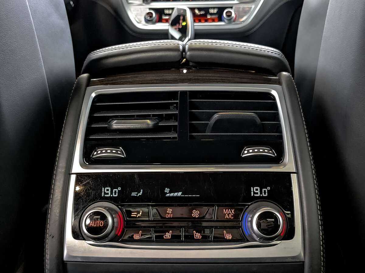 BMW 7 серии 2019 года с пробегом. Фото: #22