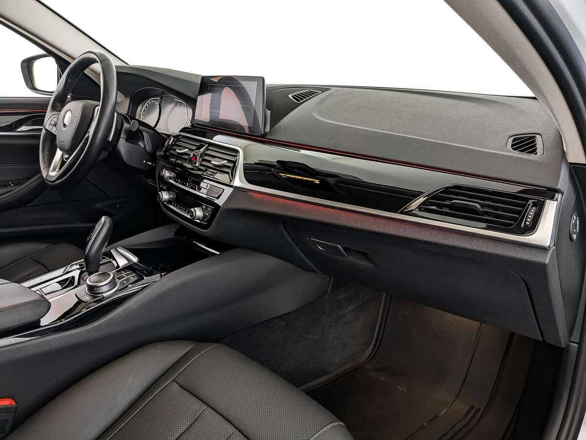 BMW 5 серии 2020 года с пробегом. Фото: #8