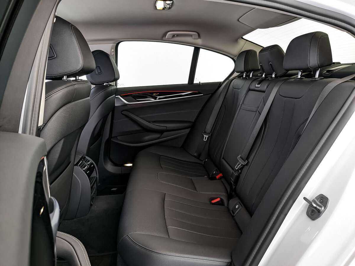 BMW 5 серии 2020 года с пробегом. Фото: #11