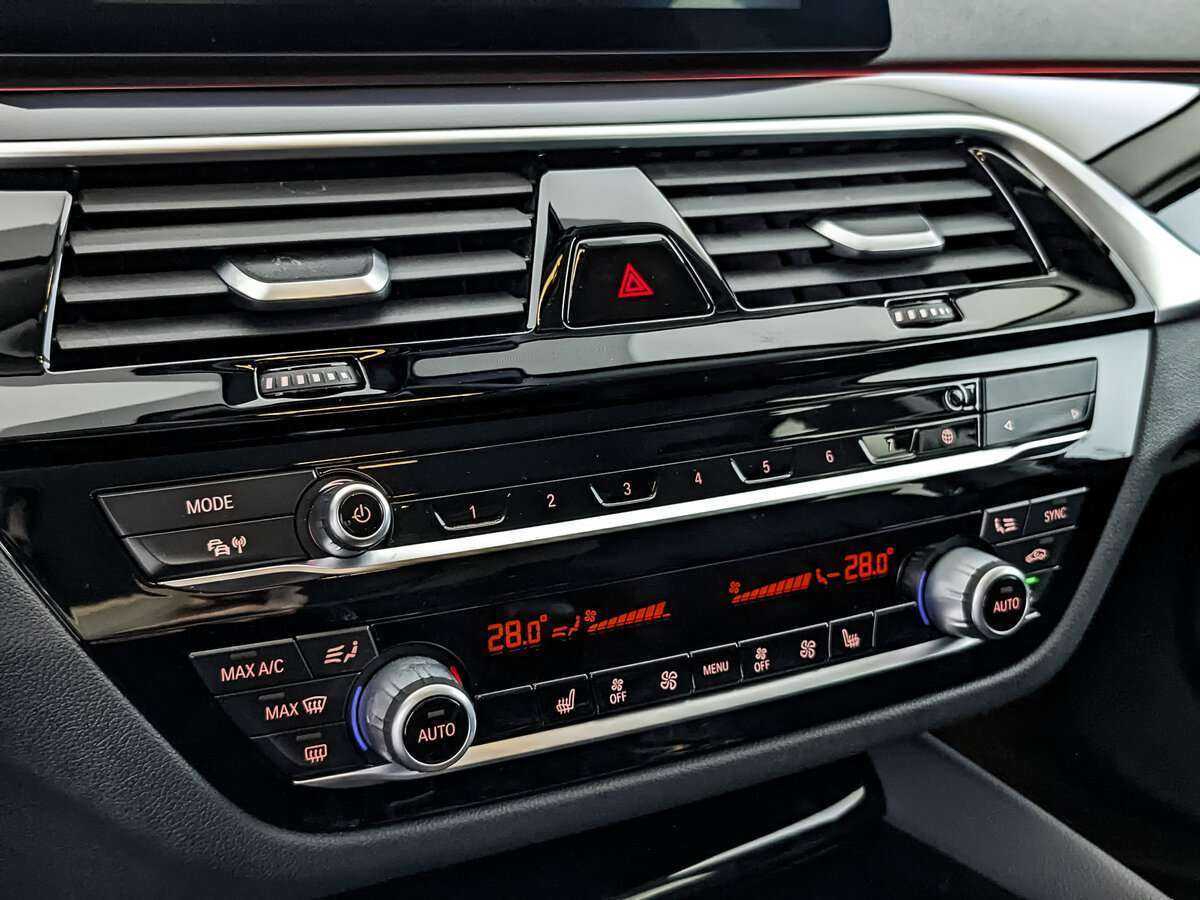 BMW 5 серии 2020 года с пробегом. Фото: #14