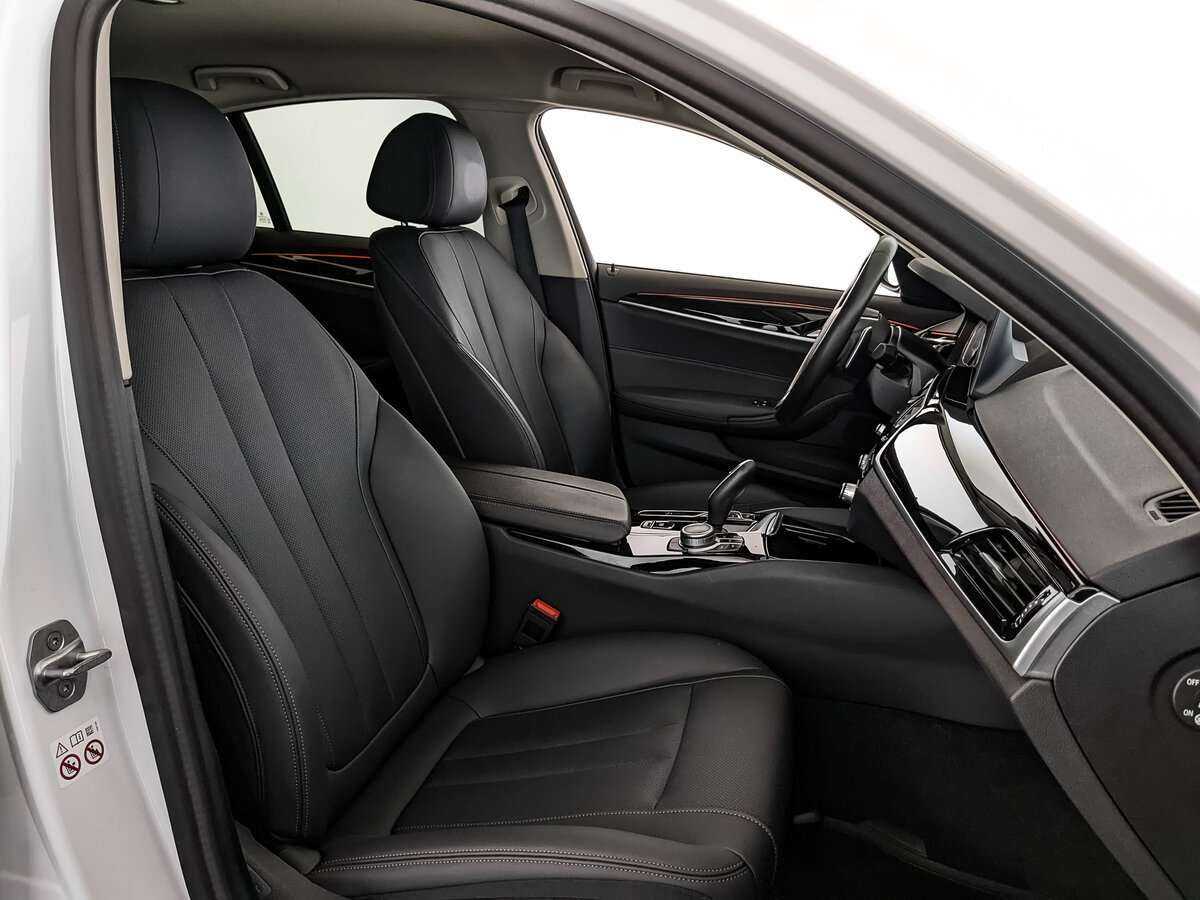 BMW 5 серии 2020 года с пробегом. Фото: #17