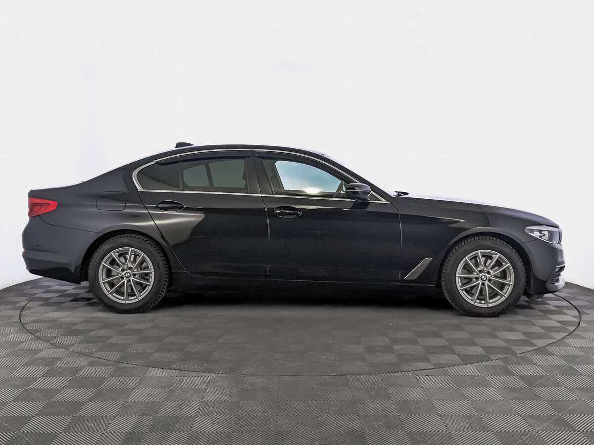 BMW 5 серии 2020 года с пробегом. Фото: #3