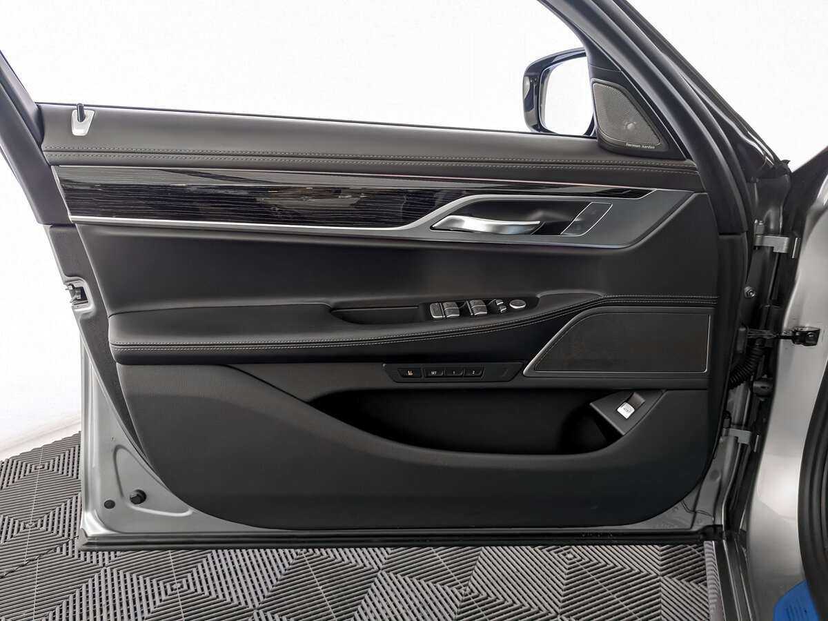 BMW 7 серии 2019 года с пробегом. Фото: #13