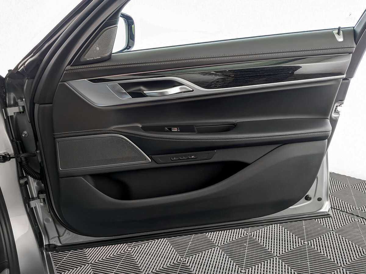 BMW 7 серии 2019 года с пробегом. Фото: #19