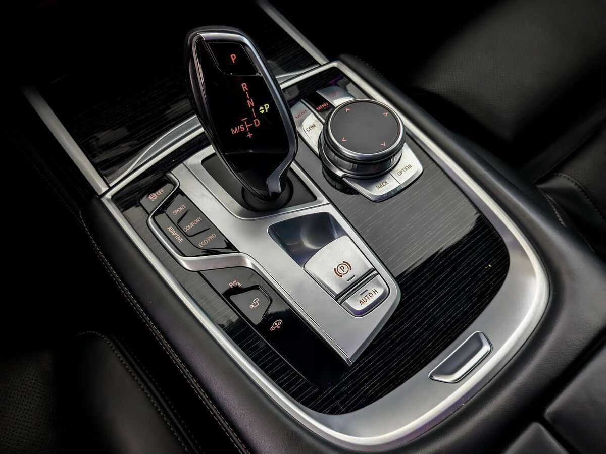 BMW 7 серии 2019 года с пробегом. Фото: #21