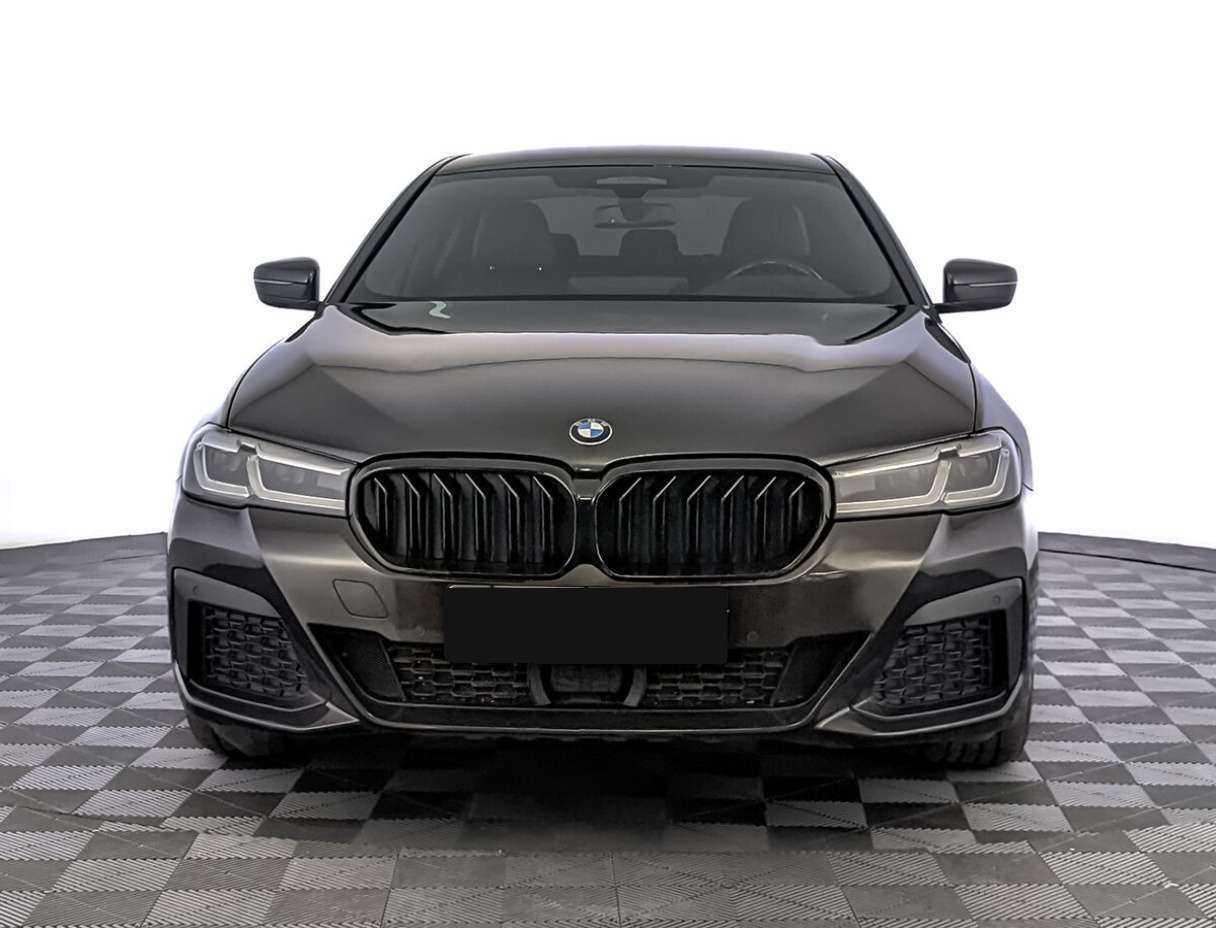 BMW 5 серии 2020 года с пробегом. Фото: #1