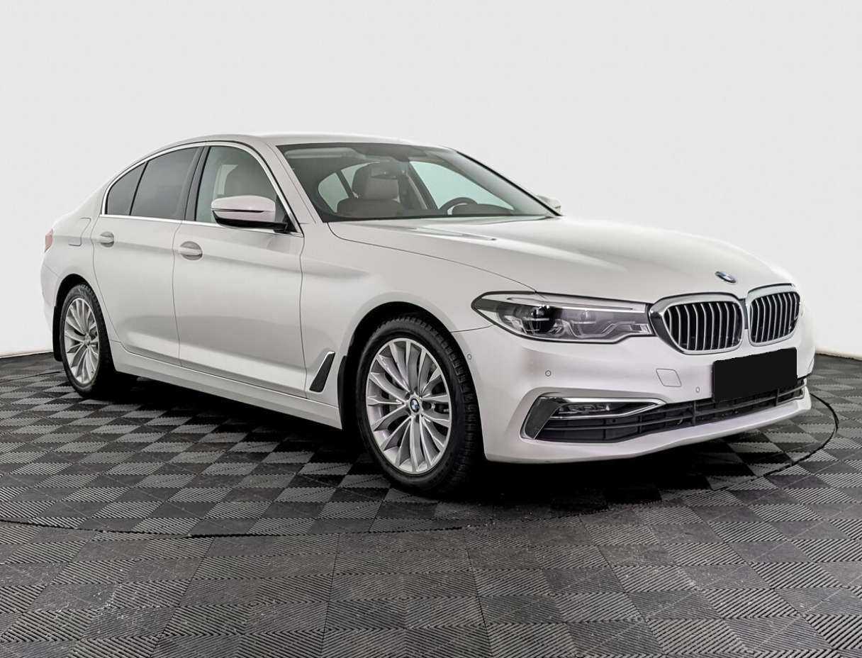 BMW 5 серии 2019 года с пробегом. Фото: #2