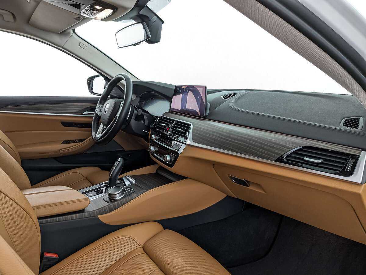 BMW 5 серии 2019 года с пробегом. Фото: #8