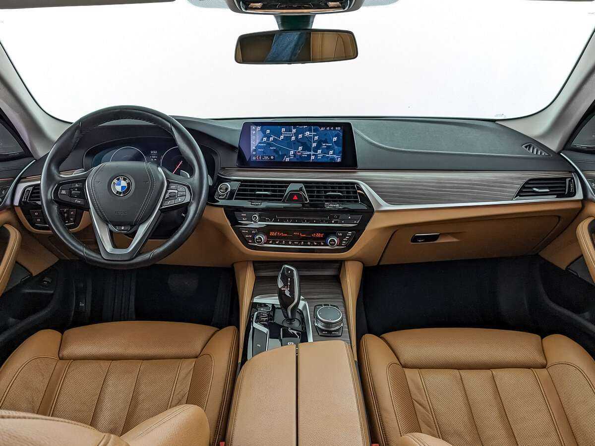 BMW 5 серии 2019 года с пробегом. Фото: #9