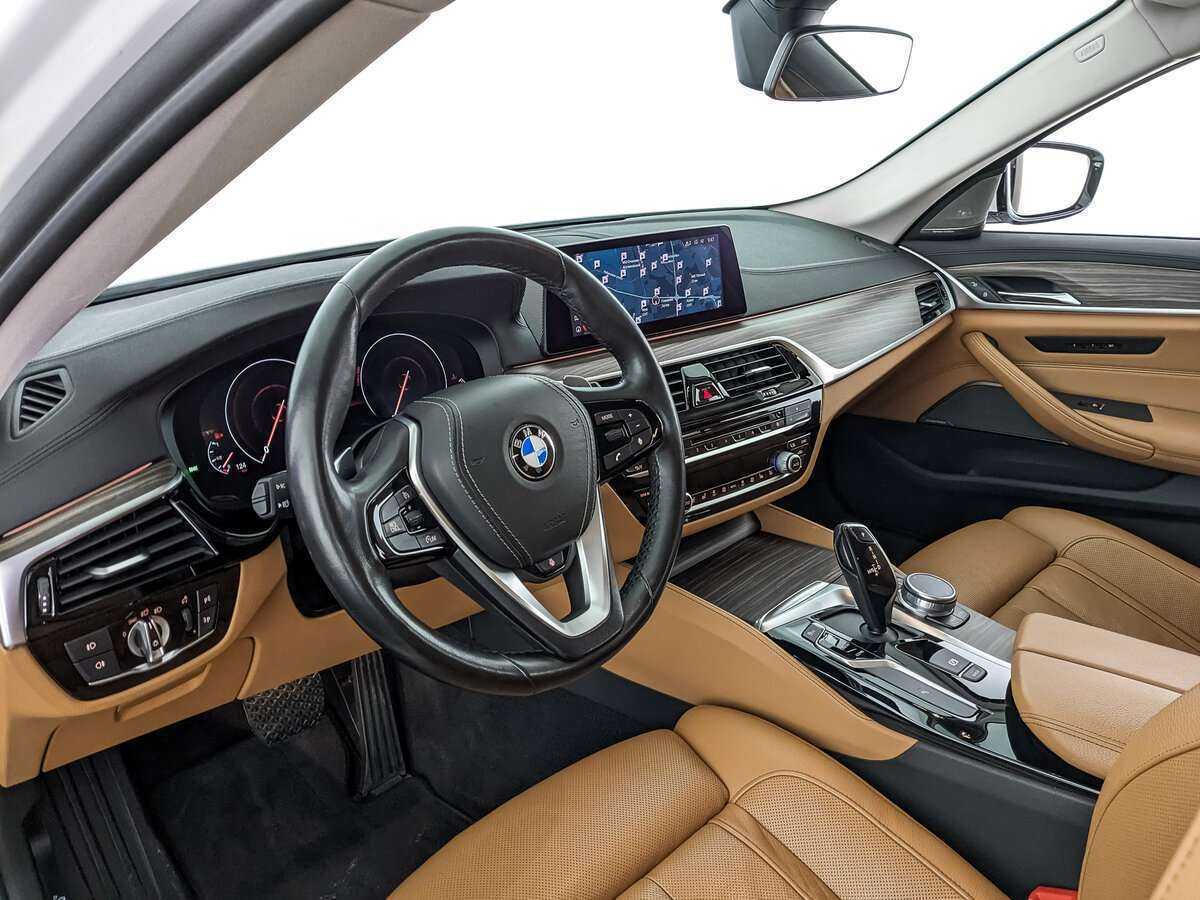 BMW 5 серии 2019 года с пробегом. Фото: #10