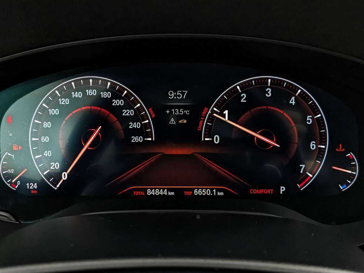 BMW 5 серии 2019 года с пробегом. Фото: #11