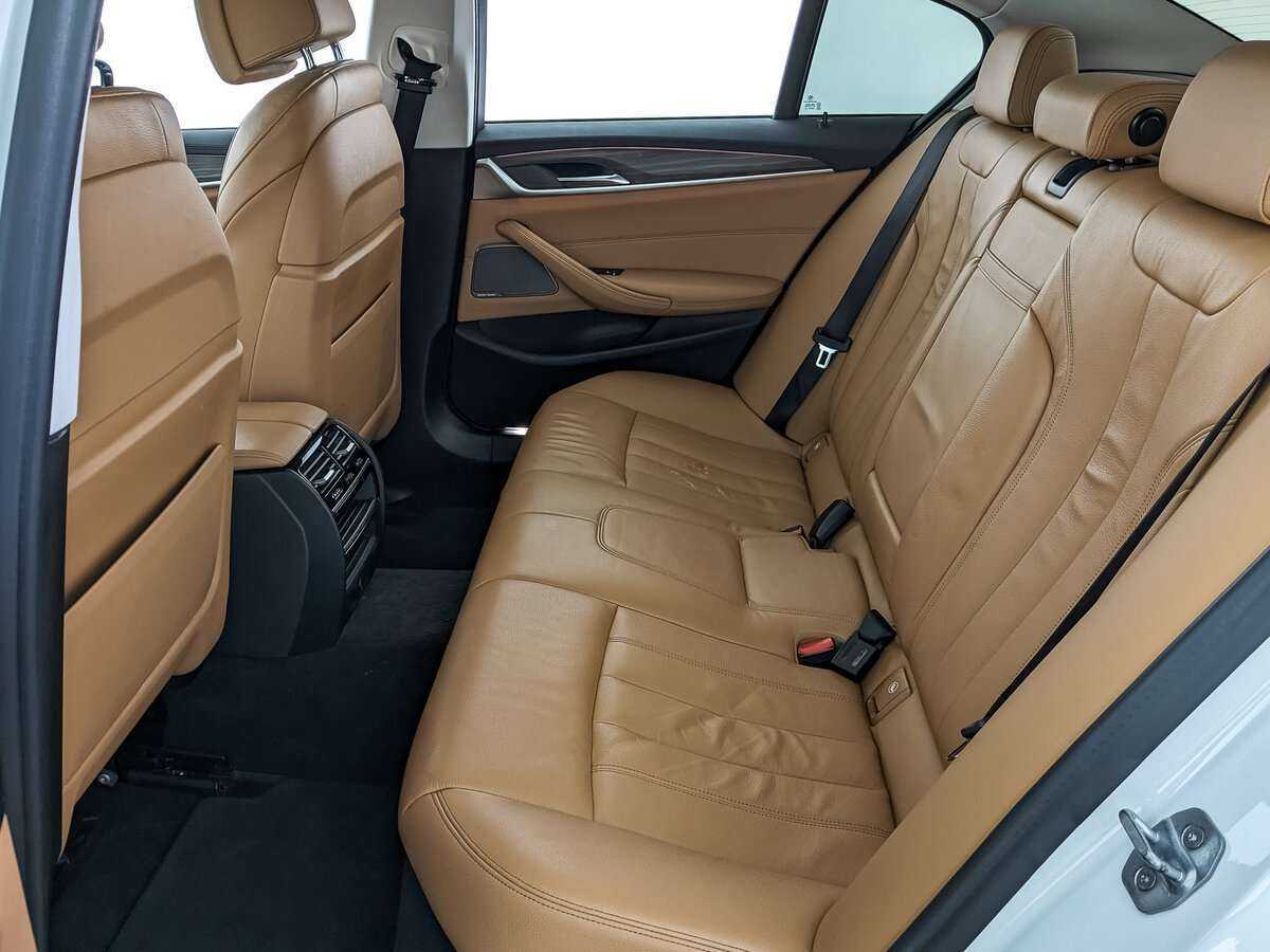 BMW 5 серии 2019 года с пробегом. Фото: #12