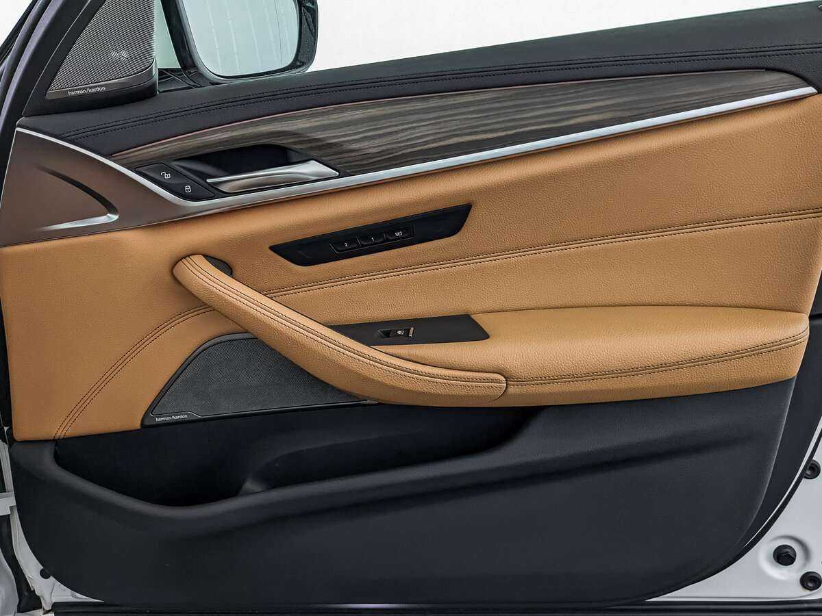 BMW 5 серии 2019 года с пробегом. Фото: #19