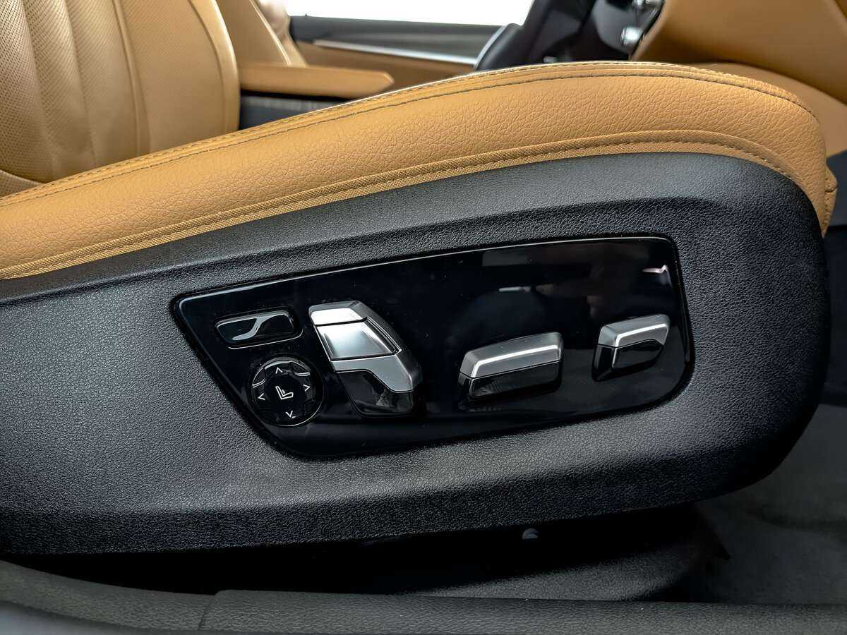 BMW 5 серии 2019 года с пробегом. Фото: #22