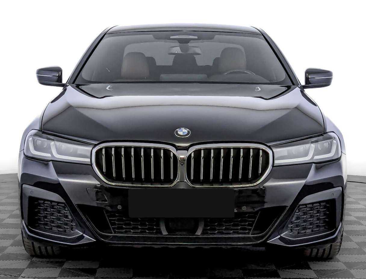 BMW 5 серии 2021 года с пробегом. Фото: #1