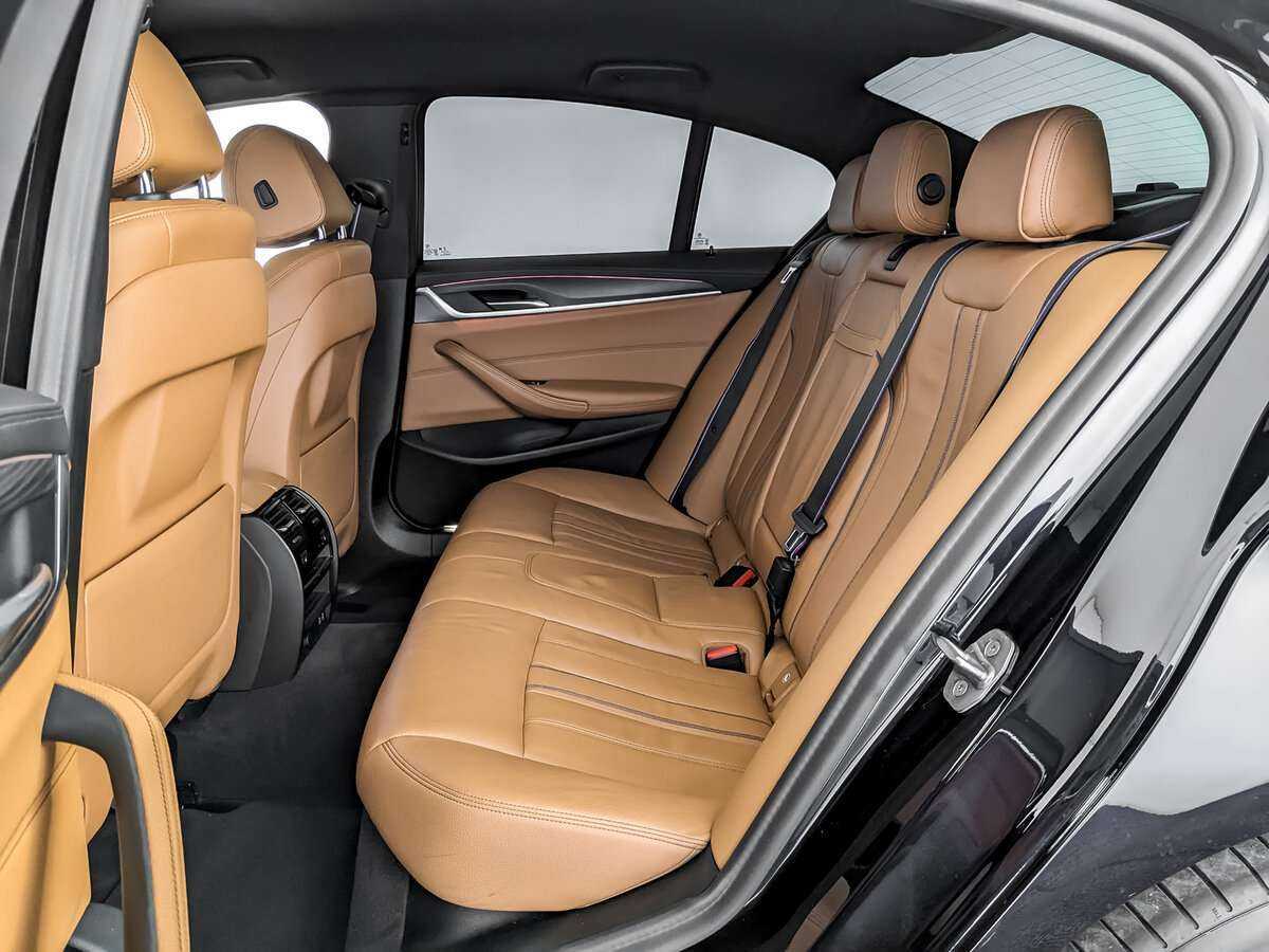 BMW 5 серии 2021 года с пробегом. Фото: #9