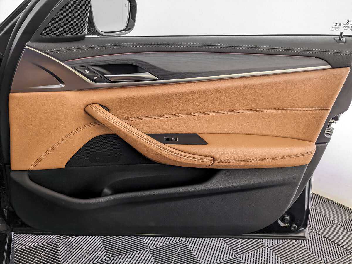 BMW 5 серии 2021 года с пробегом. Фото: #16