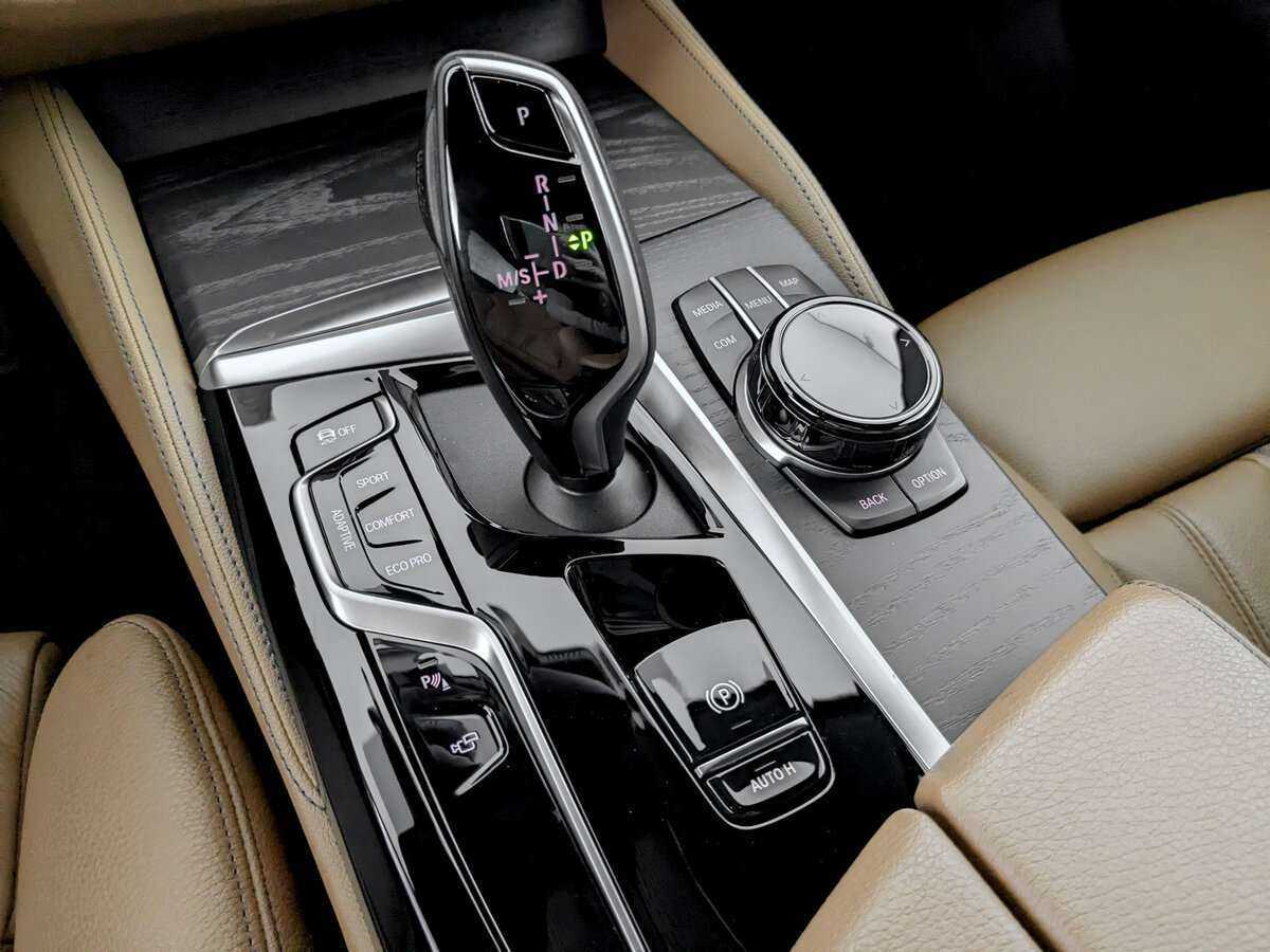 BMW 5 серии 2021 года с пробегом. Фото: #18