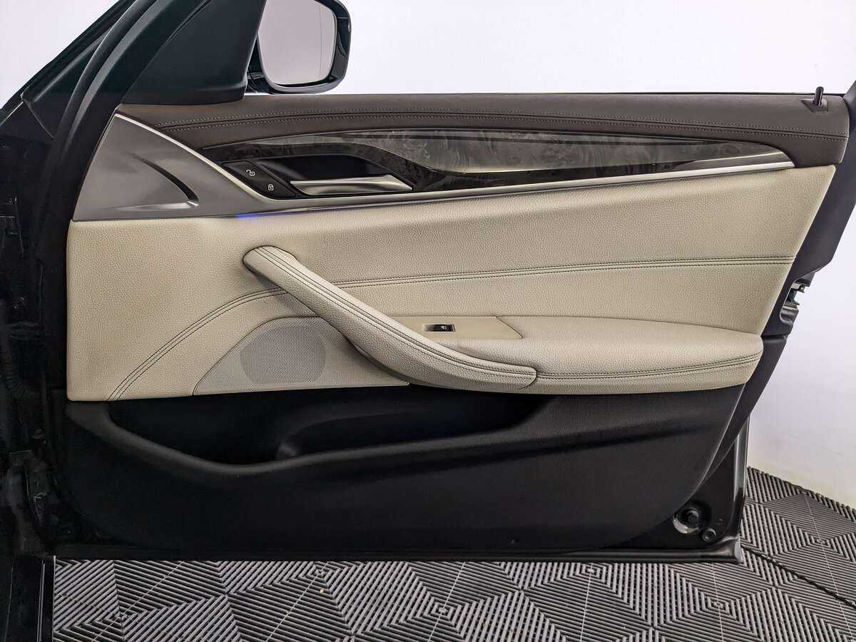 BMW 5 серии 2017 года с пробегом. Фото: #20