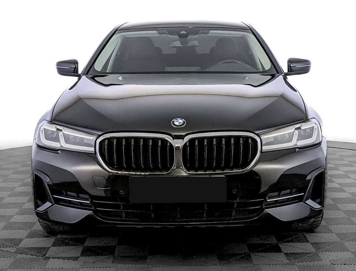BMW 5 серии 2021 года с пробегом. Фото: #1