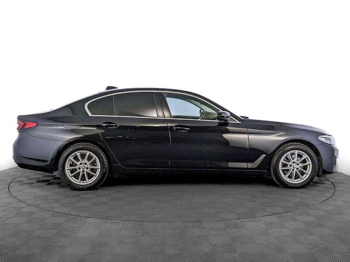 BMW 5 серии 2021 года с пробегом. Фото: #3