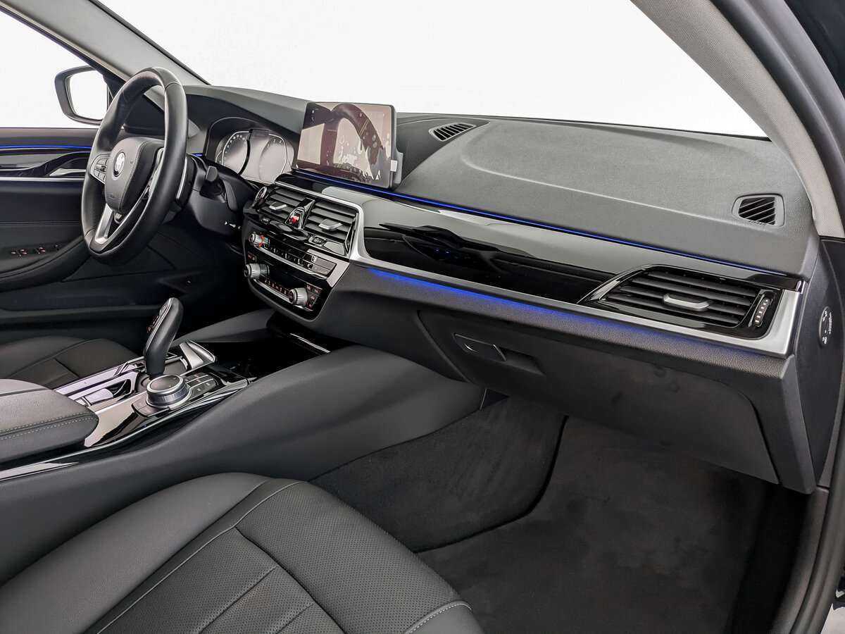 BMW 5 серии 2021 года с пробегом. Фото: #8