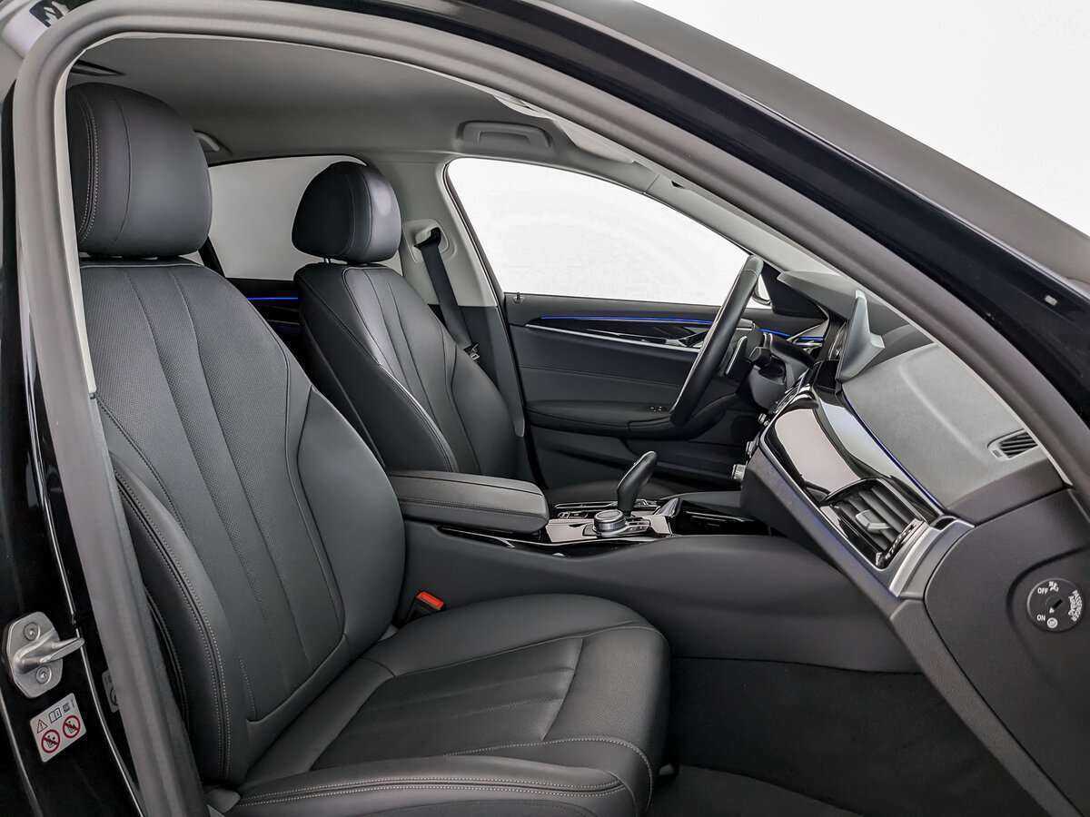 BMW 5 серии 2021 года с пробегом. Фото: #18