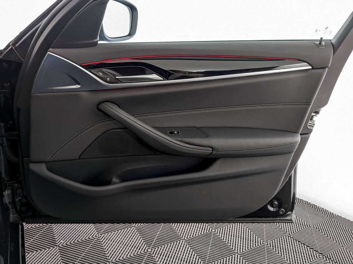 BMW 5 серии 2021 года с пробегом. Фото: #19