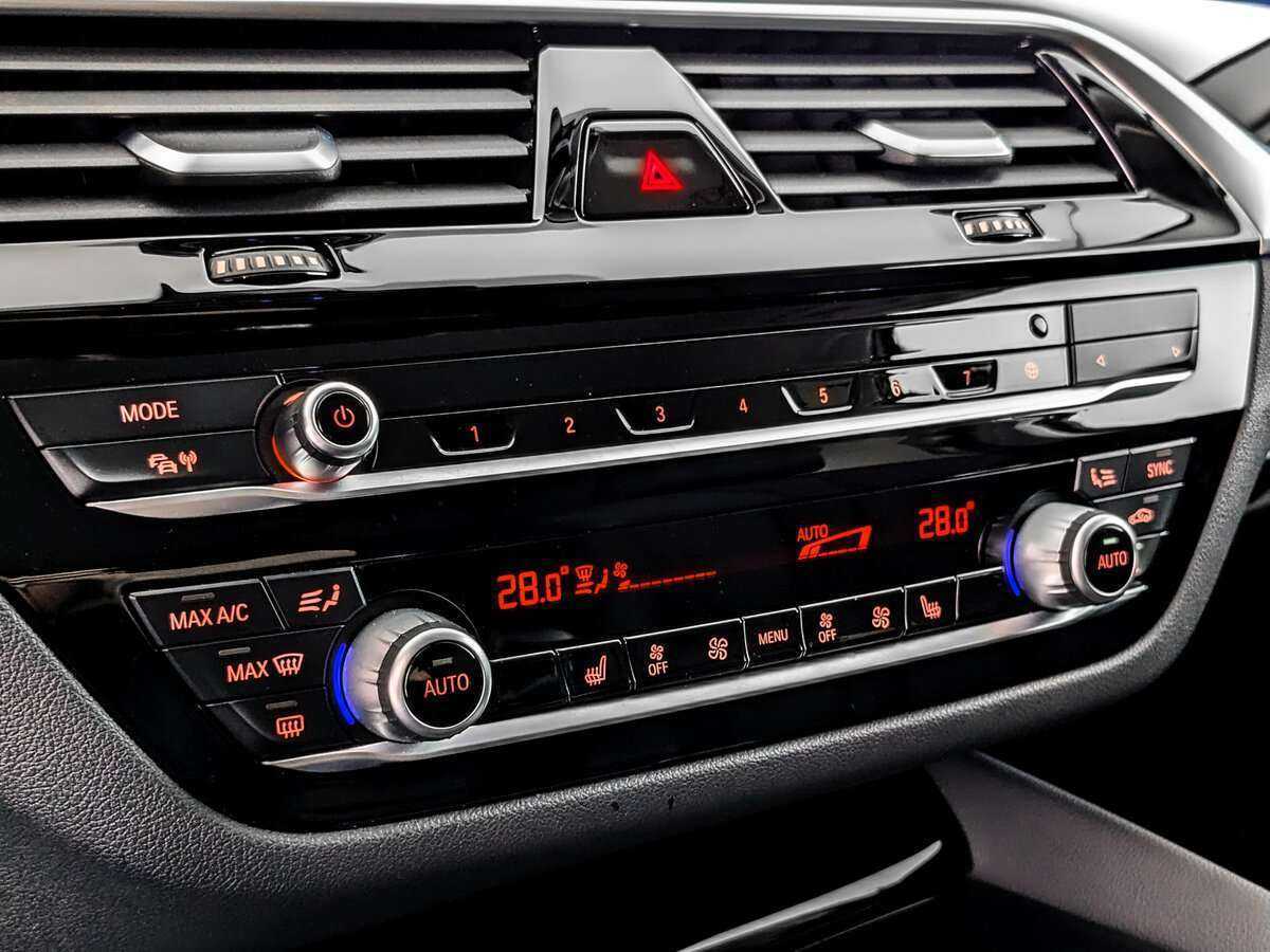 BMW 5 серии 2021 года с пробегом. Фото: #21