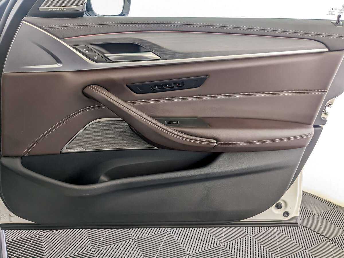 BMW 5 серии 2020 года с пробегом. Фото: #19