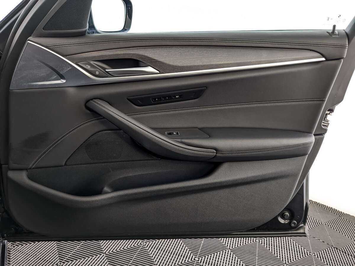 BMW 5 серии 2021 года с пробегом. Фото: #16